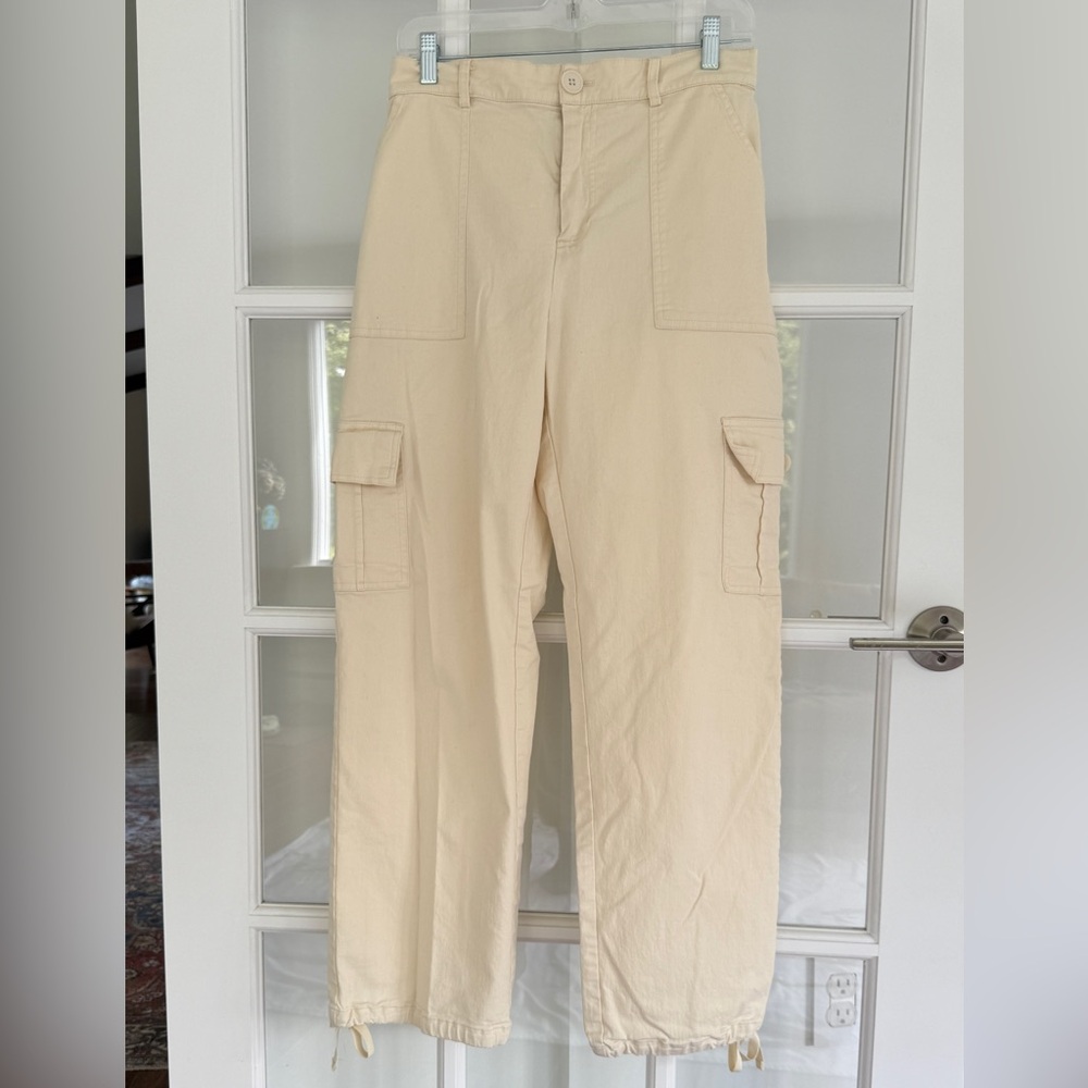 Super cute versatile woman’s cardigan pants in beautiful cream color size L